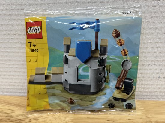 Lego 11940 - Fortress (Polybag) van LEGO