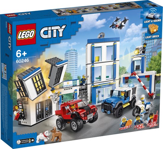 LEGO City Politiebureau - 60246 van LEGO