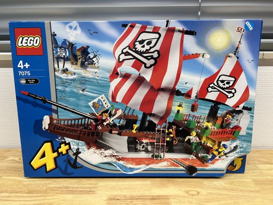 Lego Junior Pirates Kapitein Roodbaards piratenschip - 7075 van LEGO