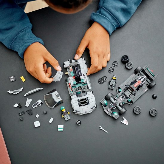 LEGO Speed Champions Mercedes-AMG 2 Auto's set 76909 van LEGO