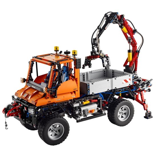 LEGO Technic Unimog U400 - 8110 van LEGO