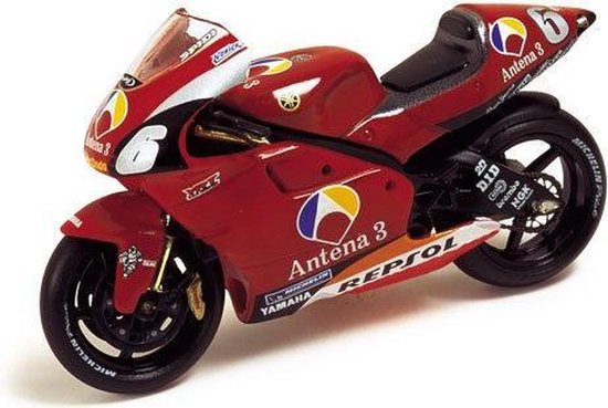 Yamaha YZR 500 N. Abe 2002 - 1:24 - IXO Models van Yamaha